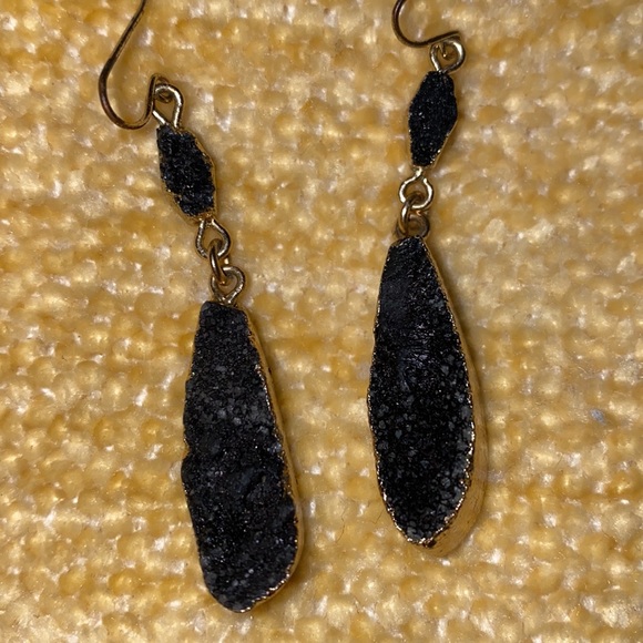 RAW CUT earrings - Picture 2 of 3